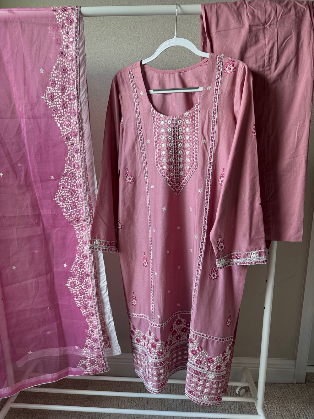 Pakistani/indian Embroidered Pink Women’s Kurta &pants with Scarf